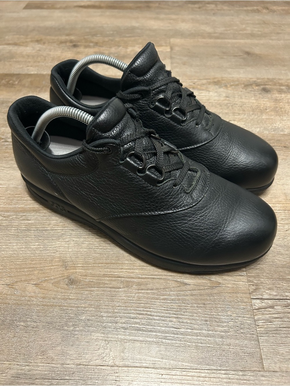 SAS Women’s Size 10 Wide Black Leather Lace-Up Sneakers Slip Resistant Shoes